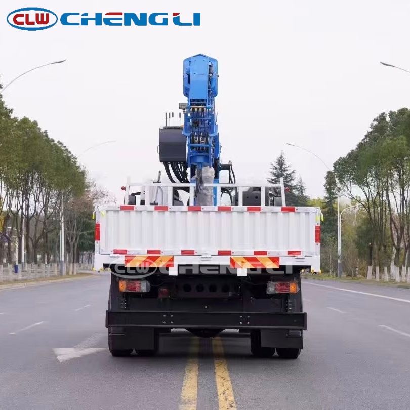 ISUZU truck mounted crane rear view with outriggers