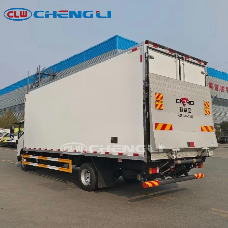 Isuzu 700P Refrigerated Truck