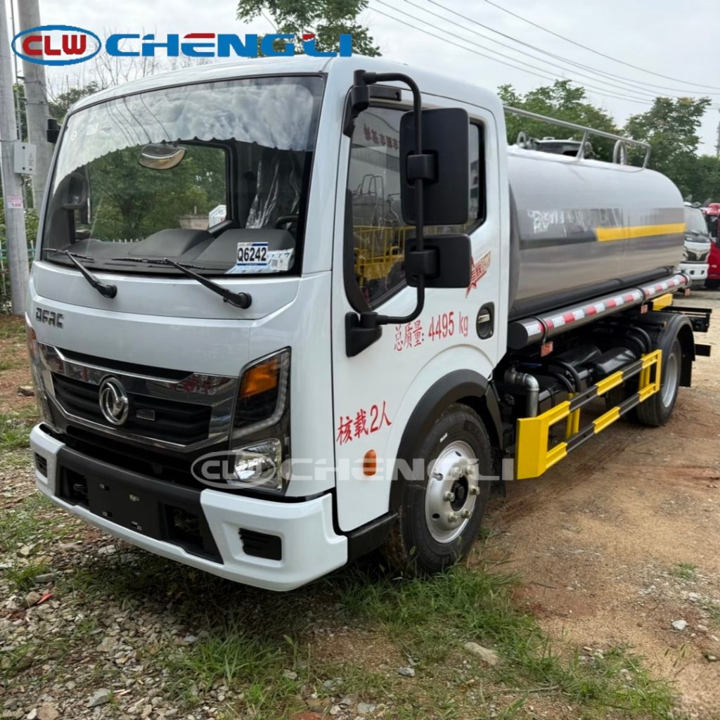 Dongfeng 5000L Water Sprinkler Truck