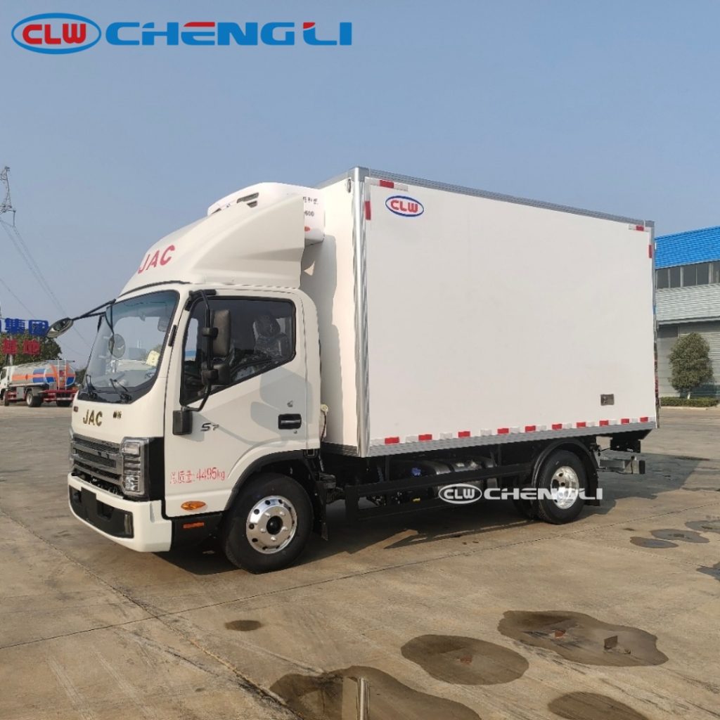 JAC S7 4x2 refrigerated truck