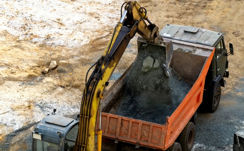 CONSTRUCTION & MINING