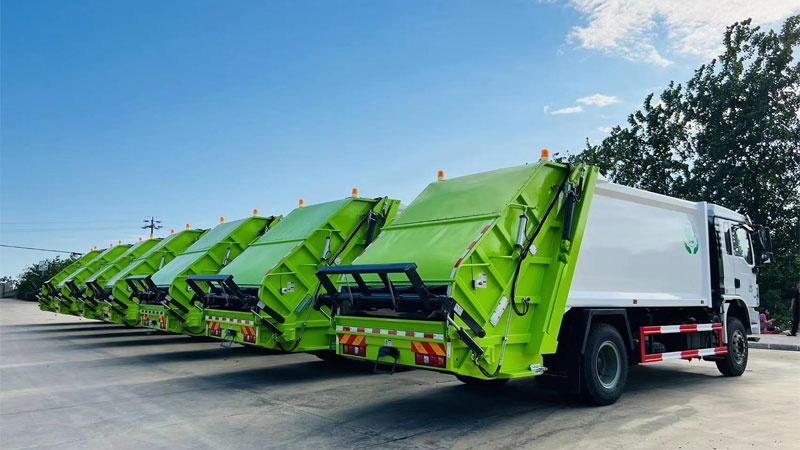 Compactor Garbage Trucks: The Smart Choice for Waste Management